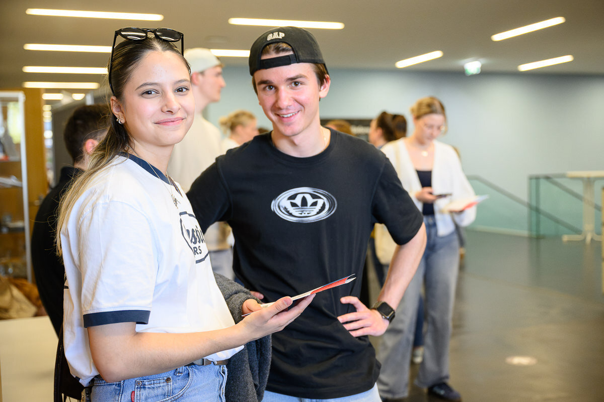 Interessierte beim Infoabend 2025 | © Matthias Rhomberg