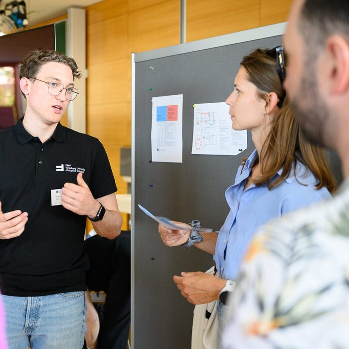 Beratungsgespräch beim Infoabend 2025 | © Matthias Rhomberg