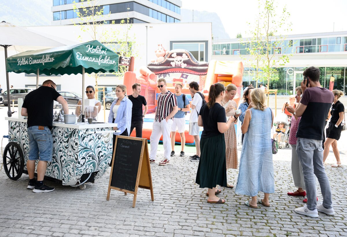 Eis und Hüpfburg bei der FHV Offen 2025 | © Matthias Rhomberg
