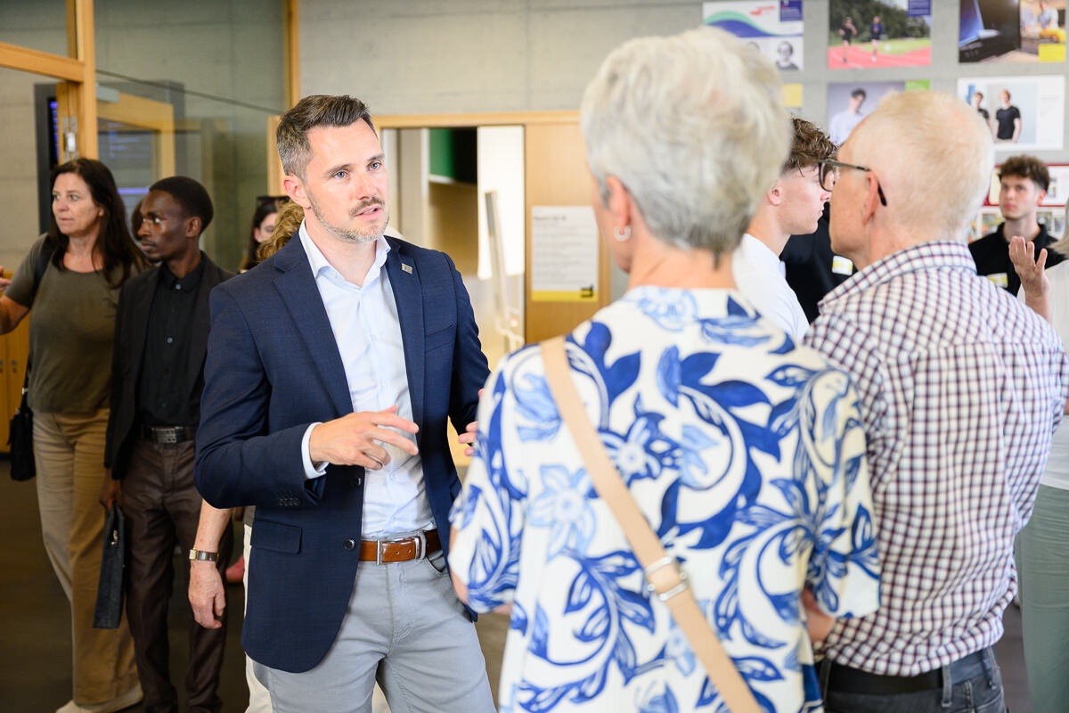 Jung und Alt informierten sich bei der FHV Offen 2025 | © Matthias Rhomberg