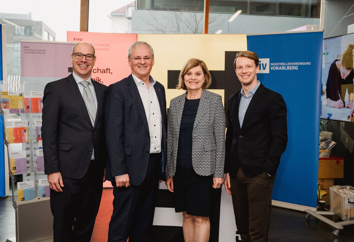 (from left) FHV Managing Director Stefan Fitz-Rankl, FHV Supervisory Board Chairman Harald Sonderegger, Provincial Councillor Barbara Schöbi-Fink and IV Vorarlberg Managing Director Simon Kampl.