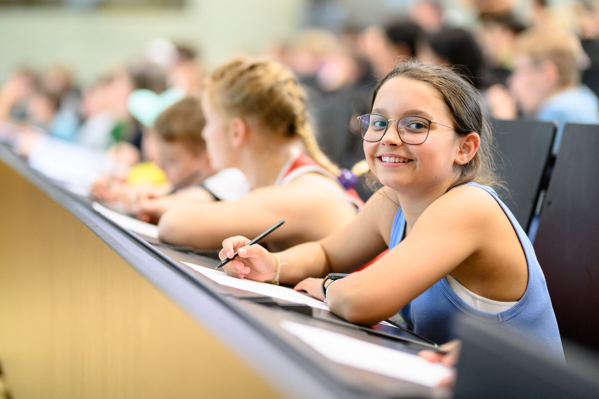 Mädchen bei der Kinder Uni | © FHV / Mattias Rhomberg