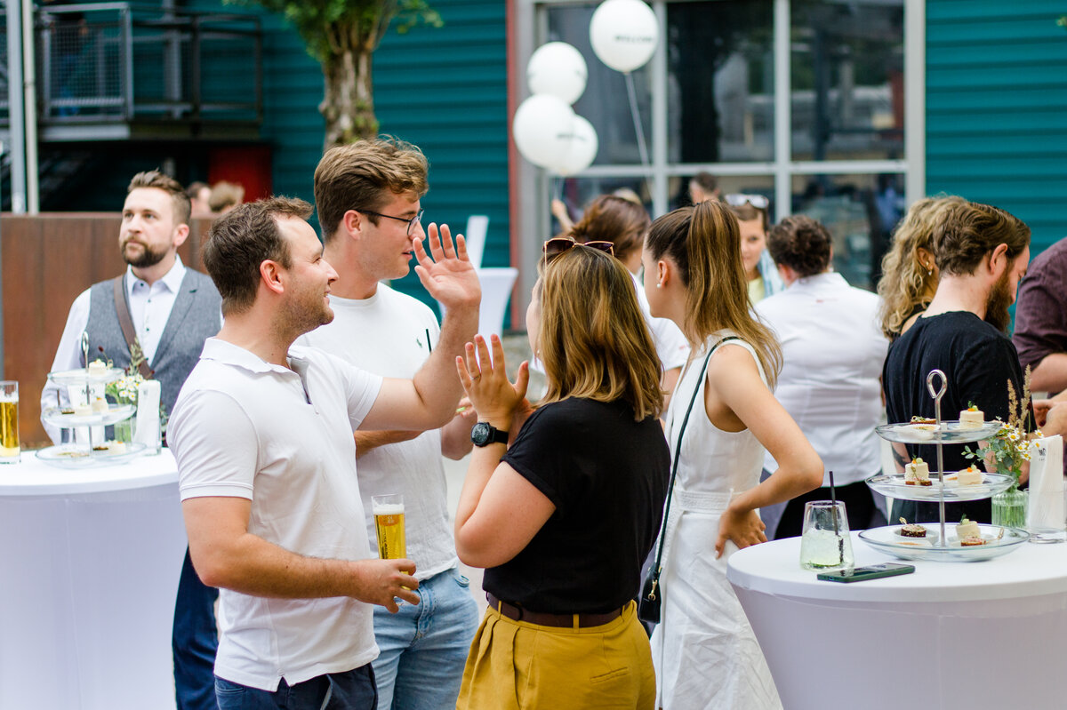 Bild von Absolventen der FHV beim Alumni Day 2022 | © Nina Bröll & FHV