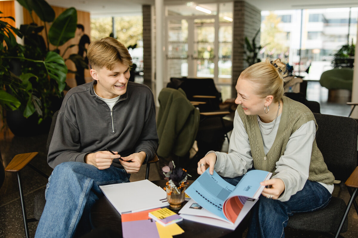 Student Ambassadors im Cafe Campus an der FHV | © FHV / Nina Bröll