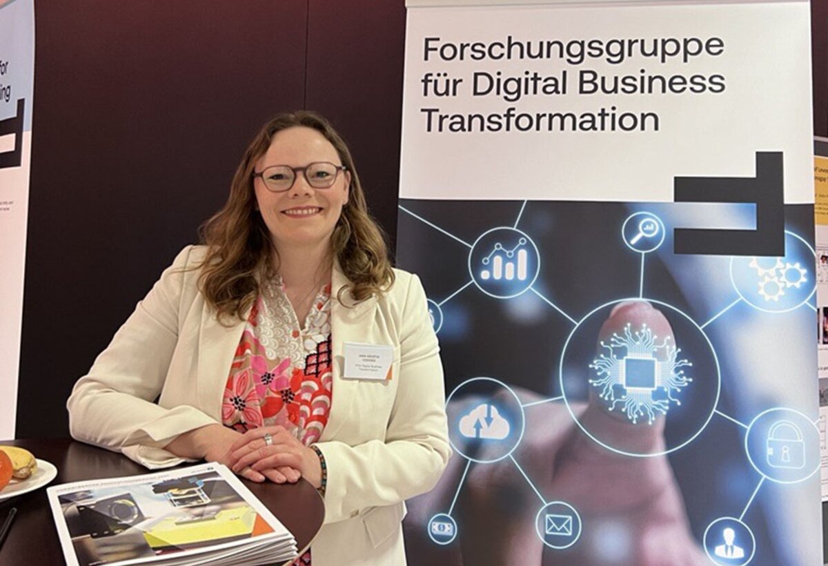 Ann-Kristin Cordes auf der ITB24, vor unserem Roll-up