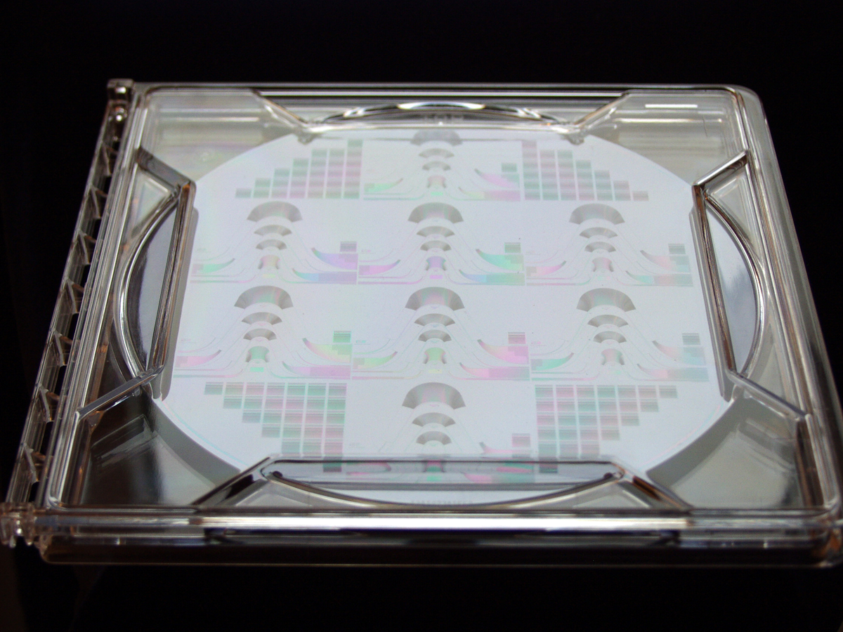 Abbildung eines AWG-Demultiplexers. | © FHV / Dana Seyringer