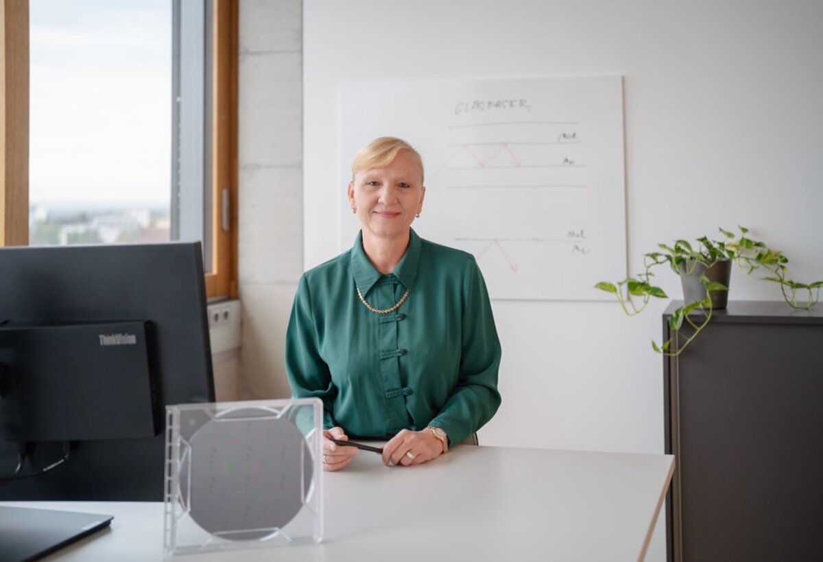 Porträt-Foto von Dana Seyringer