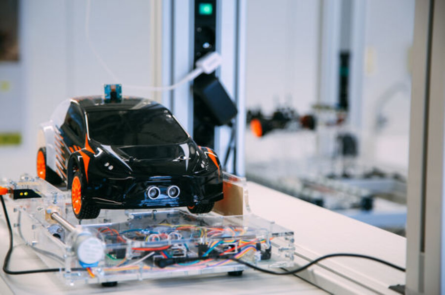 fhv-forschung-business-informatics-projekte-kmu-digital-lab-management Auto