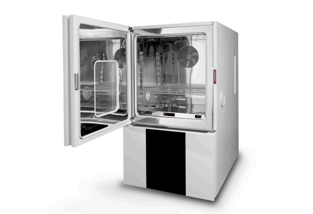 ATT Discovery DM340 climate chamber | © ATT Umweltsimulation GmbH ATT Discovery DM340 climate chamber with front door open | © ATT Umweltsimulation GmbH