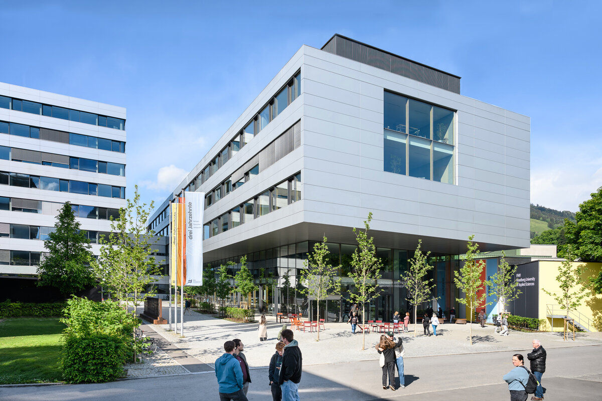 Unterschiedliche Gebäude des FHV-Campus in Dornbirn | © FHV / Eva Sutter