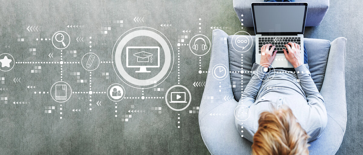 e-learning with notebook | © Tierney – stock.adobe.com