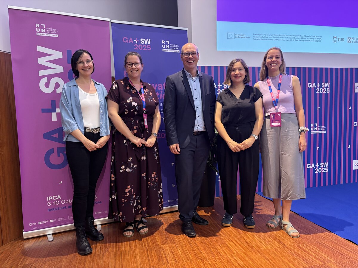 Gruppenfoto der FHV Mitarbeiter bei der RUN-EU Generalversammlung | © FHV