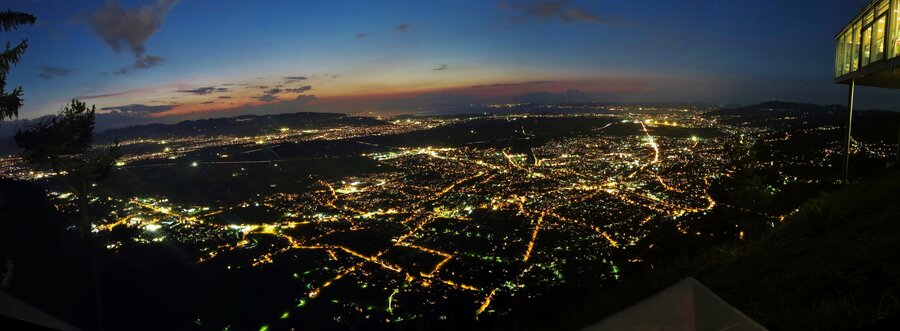 Dornbirn by night | © Urtzi Berasategi Blick vom Karren Hausberg auf Dornbirn bei Nacht | © Urtzi Berasategi