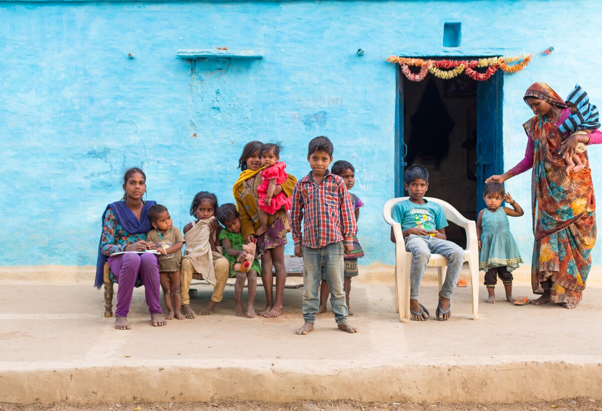 Studienreise Indien - Einheimische Frauen und Kinder | © Marc Rogenmoser