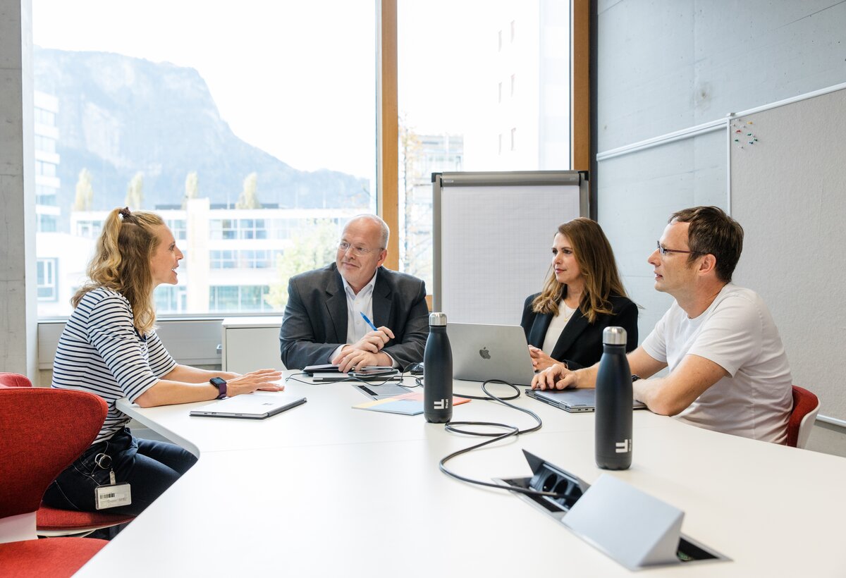 FHV employees at the meeting | © Nina Bröll / FHV