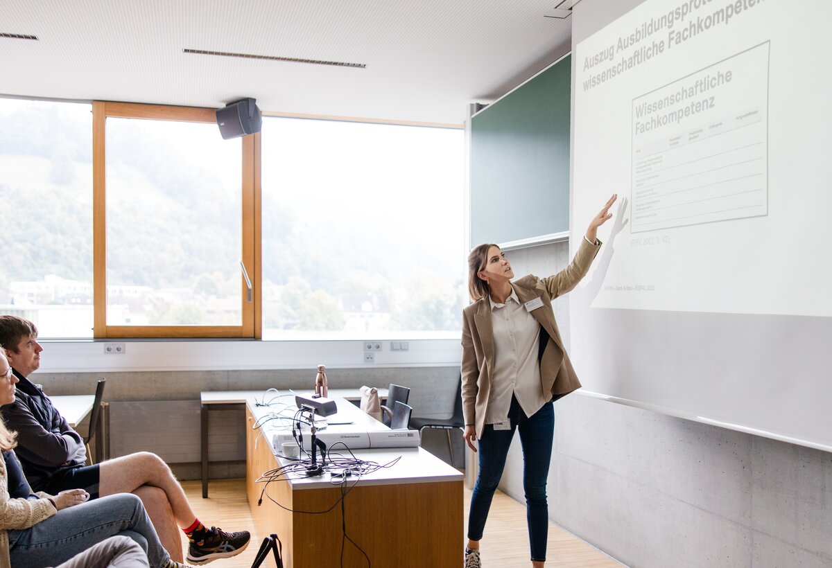 Es fanden Workshops zu unterschiedlichen Themenschwerpunkten rund um die Themen Gesundheits- und Krankenpflege statt | © Nina Bröll