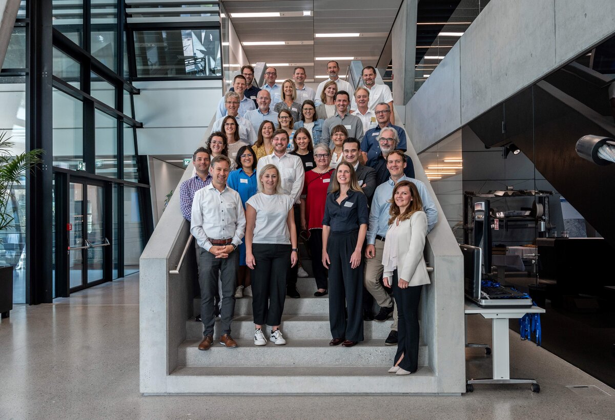 gruppenfoto des netzwerktreffens der fhv und starke partner