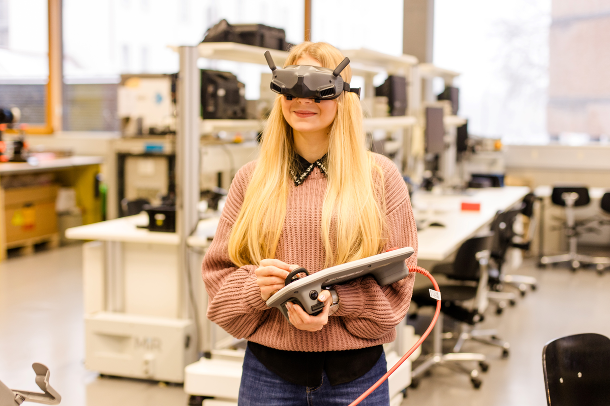 Vielseitiges Angebot: Von Informatik und Technik über Gestaltung und Design bis zu Gesundheitsthemen  | © FHV Nina Bröll 