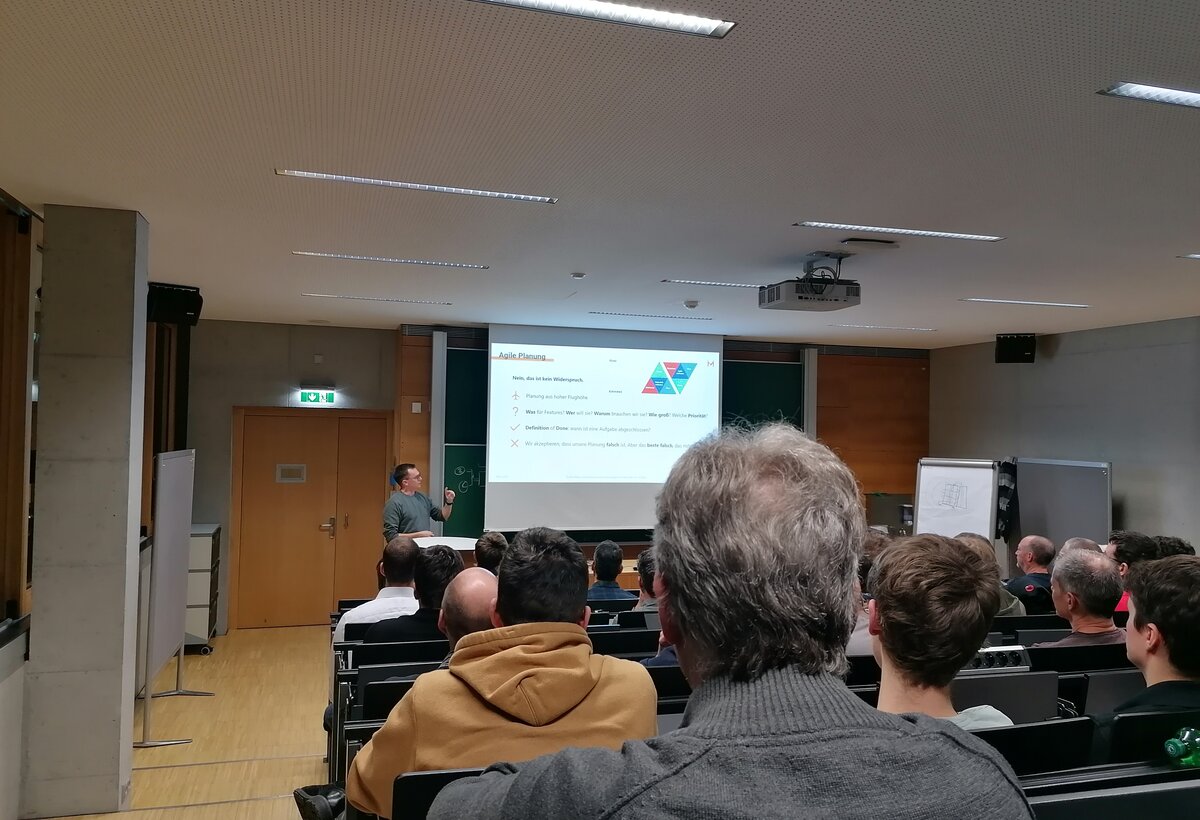 Präsentation bei der SET Fachvortragsreihe | © FHV