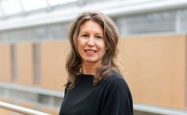 Sabrina Schneider, die neue Leiterin der Forschungsgruppe Digital Business Transformation | © Geisler Profilbild von Sabrina Schneider | © Geisler