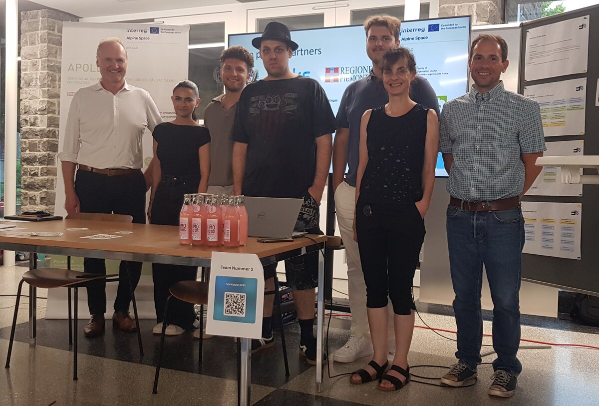 Die FHV-Projektgruppe mit Guido Flatz, Bürgermeister von Doren (links), und Florian Maurer (FHV, rechts). | © FHV