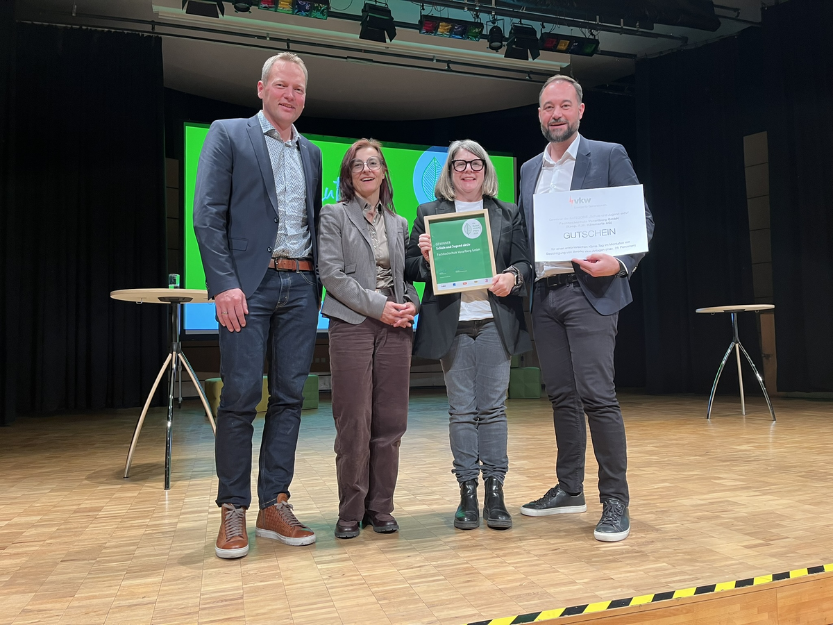 Philipp Hämmerle, Heidrun Schöch, Beate Pawle und Tobias Forer-Pernthaler freuten sich über die Auszeichnung. | © Russmedia