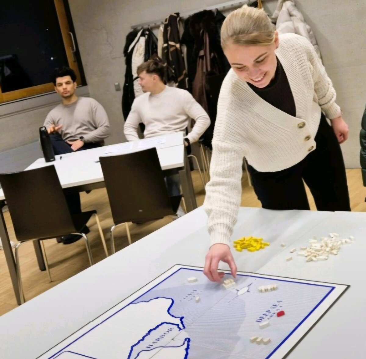 Anna-Katherina beim Planspiel während ihres Studiums. | © Privat