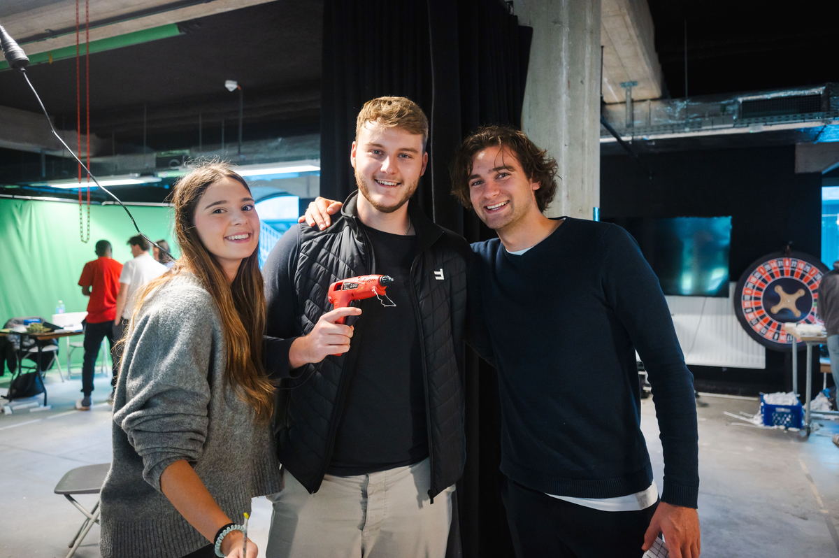 Florian Tagwerker mit zwei weiteren RUN-EU Studenten. | © @Tagwerker