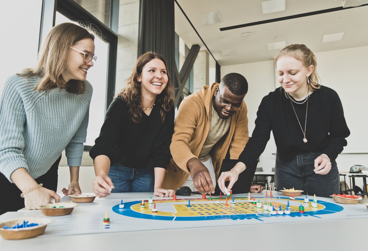Serious Gaming wird im Führungskräftetraining, im Teambuilding oder im Change Management eingesetzt.