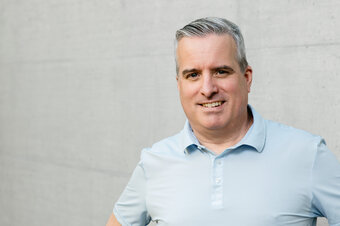 Mitarbeiterfoto von Stefan Bonerz | © Nina Bröll / FHV