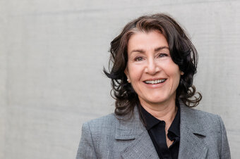 Mitarbeiterfoto Hagen Birgit | © Nina Broell | FHV