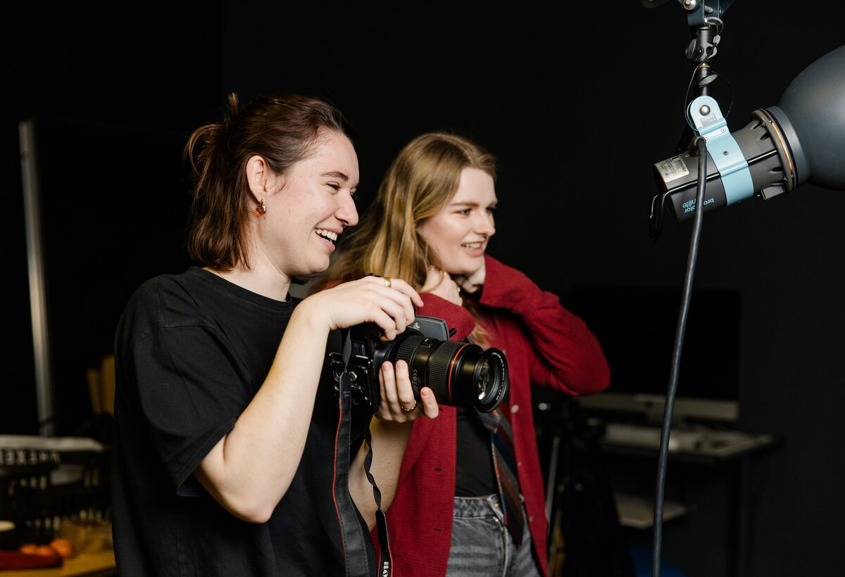 Fotostudio InterMedia Fachbereich Gestaltung FHV | © ©fachbereich-gestaltung-fhv Fotostudio InterMedia Fachbereich Gestaltung FHV | © ©fachbereich-gestaltung-fhv